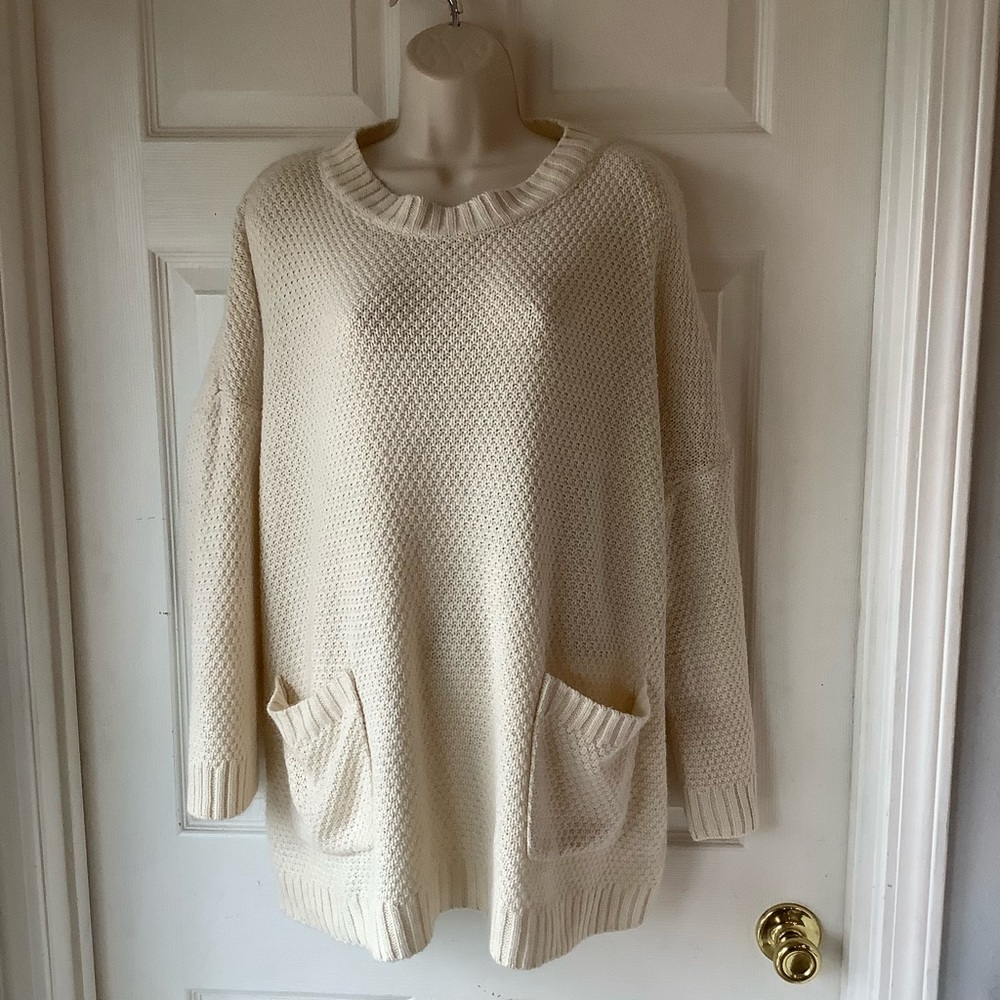 Like New Ivory Oversized Sweater with Pockets Size Large